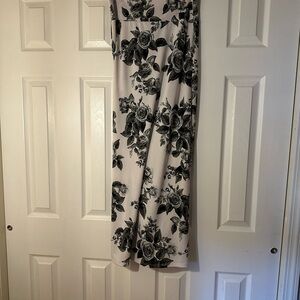 Agnes & Dora Black and White Floral Maxi Skirt